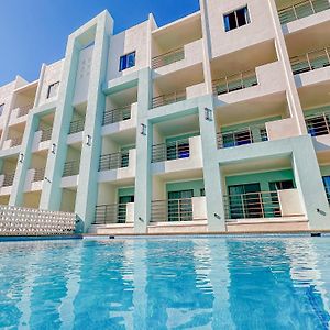 Costa Elegante Hotel & Suites